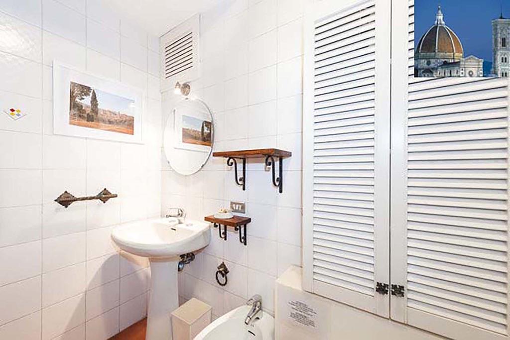 Apartment Via Faenza 63